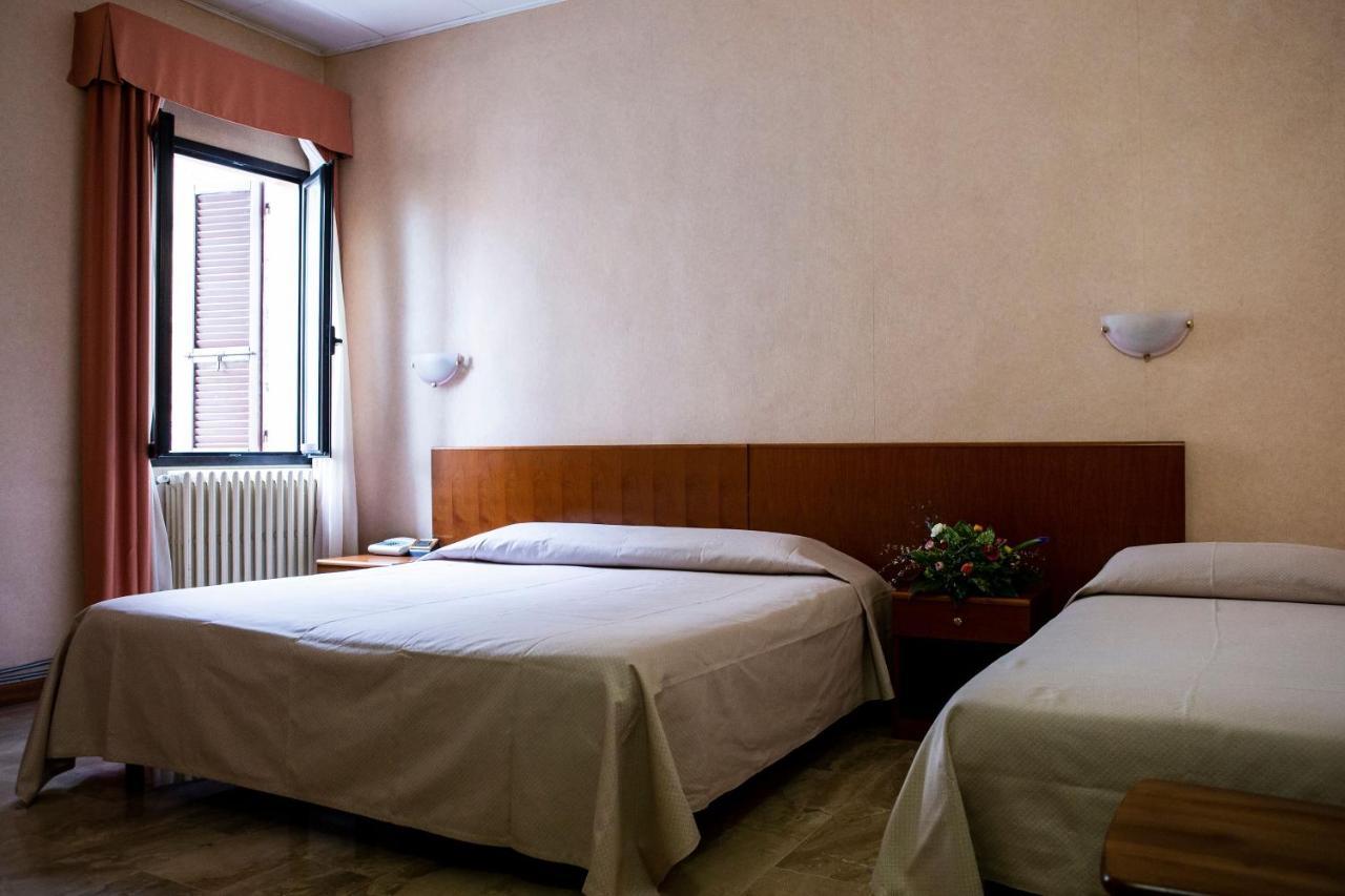 Hotel Astor Plasencia Exterior foto